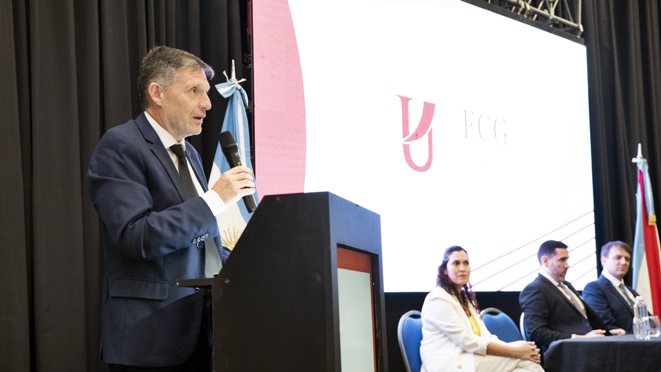 El rector de UADER acompañó el acto de colación en la Facultad de Ciencias de la Gestión